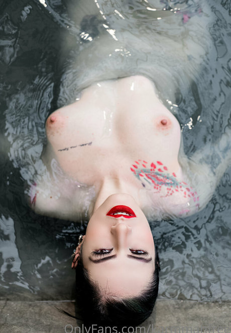 Foto di nudo di fuga di OnlyFans di Karmmahfree