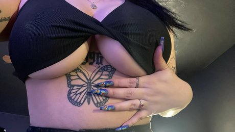 Nahá fotka uniklých OnlyFans od Edwardspidermonkey