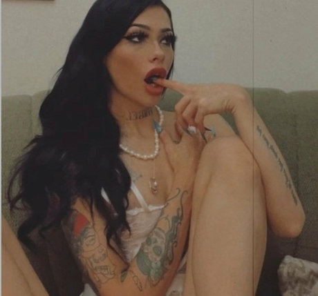 Alasti lekkinud OnlyFans-i pilt Parttimeangel