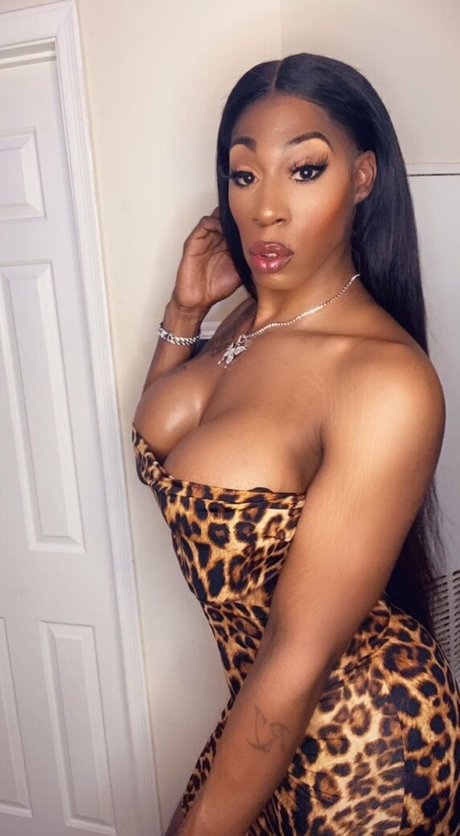 OnlyFans-model Amazonhung