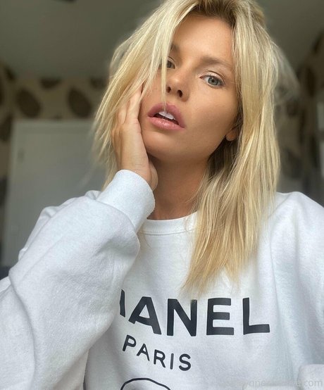 Nacktes geleaktes OnlyFans-Foto von Ashlynn2019