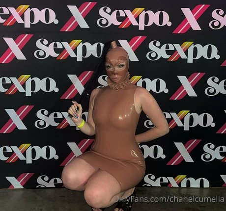 Naken lekkede OnlyFans-bilde av Chanelcumella