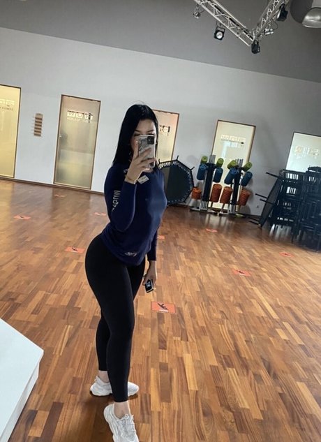 Обнаженная фотография утечки OnlyFans от Shitboxmommy