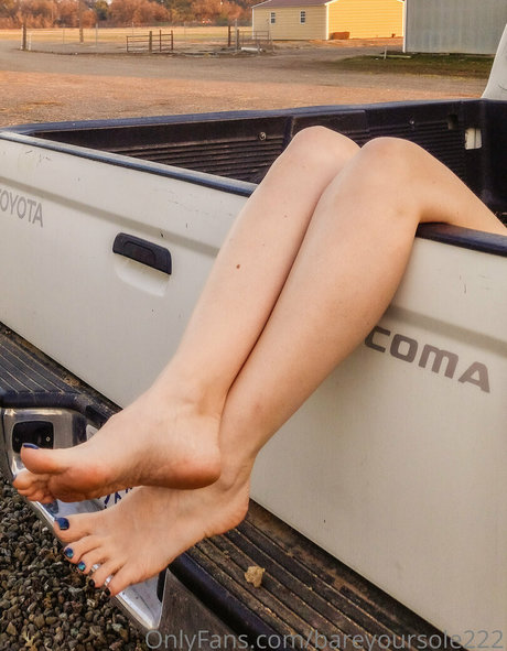 Alasti lekkinud OnlyFans-i pilt Bareyoursole222