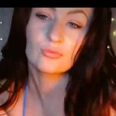 Naakte gelekte OnlyFans-foto van Milliesmayhem