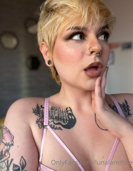 Обнаженная фотография утечки OnlyFans от Lunalareifree