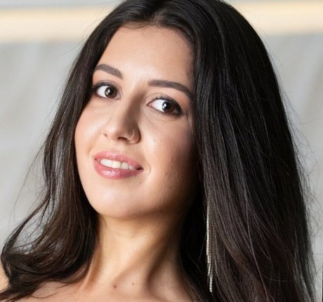 Naakte gelekte OnlyFans-foto van Katty West