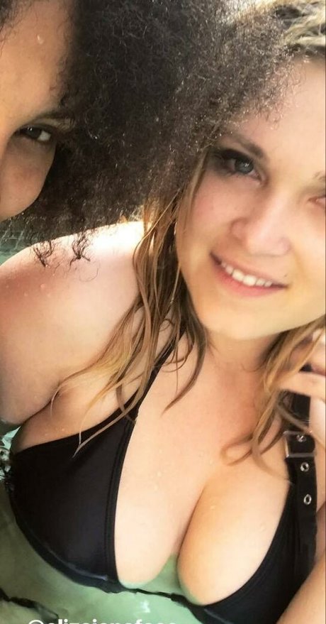 Nacktes geleaktes OnlyFans-Foto von Eliza Taylor