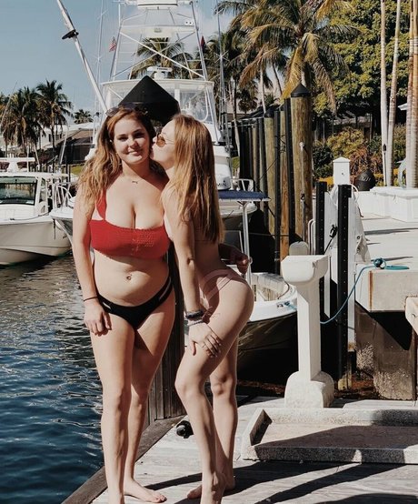 Naakte gelekte OnlyFans-foto van Emma Greenshields