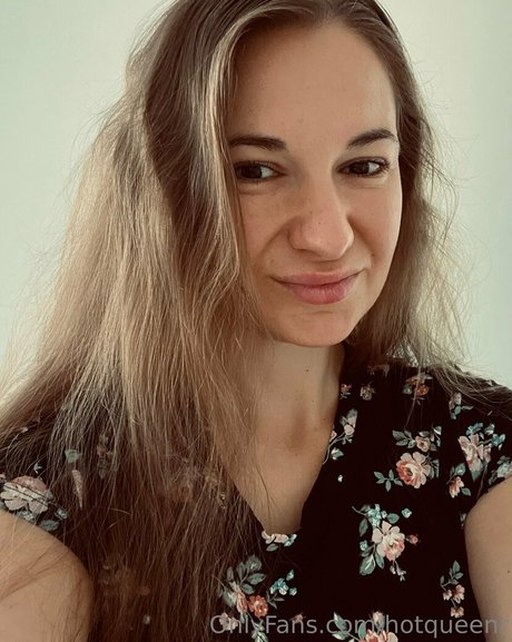 Foto desnuda filtrada de OnlyFans de Hotqueenr