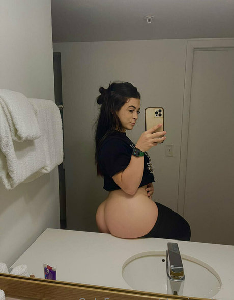 Naken läckt OnlyFans-bild av Shaniavalero