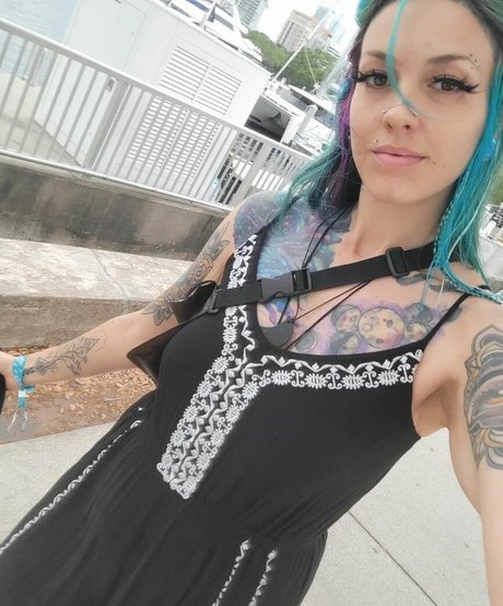 Nacktes geleaktes OnlyFans-Foto von Hollyborealis