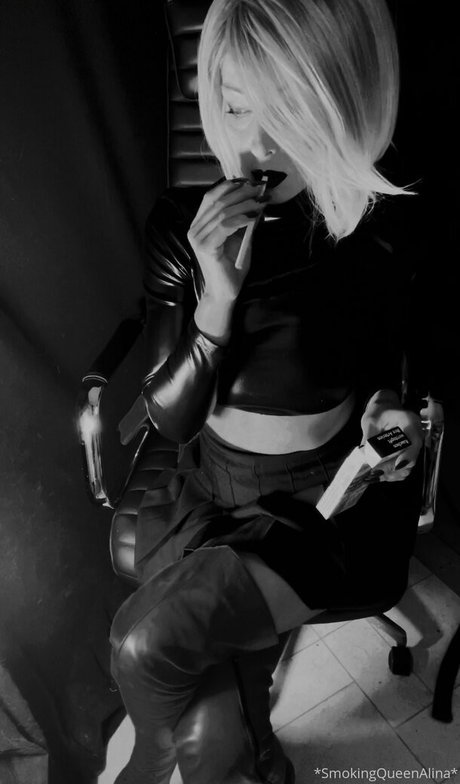 Обнаженная фотография утечки OnlyFans от Smokingqueenalina