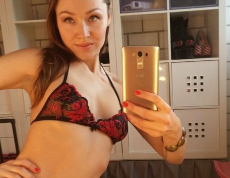 Alasti lekkinud OnlyFans-i pilt Lenabush