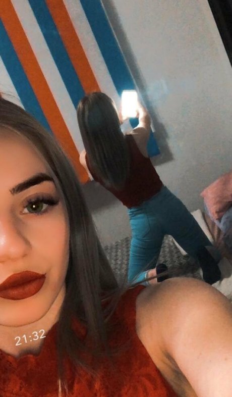 Alasti lekkinud OnlyFans-i pilt Veronikait