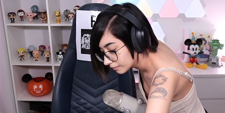 Обнаженная фотография утечки OnlyFans от Lesparks