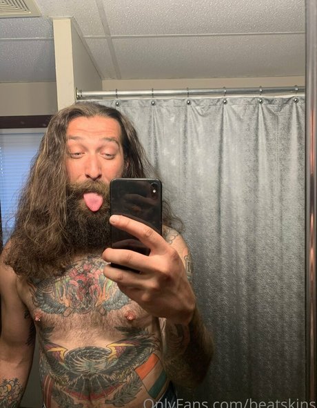 Naakte gelekte OnlyFans-foto van Beatskins