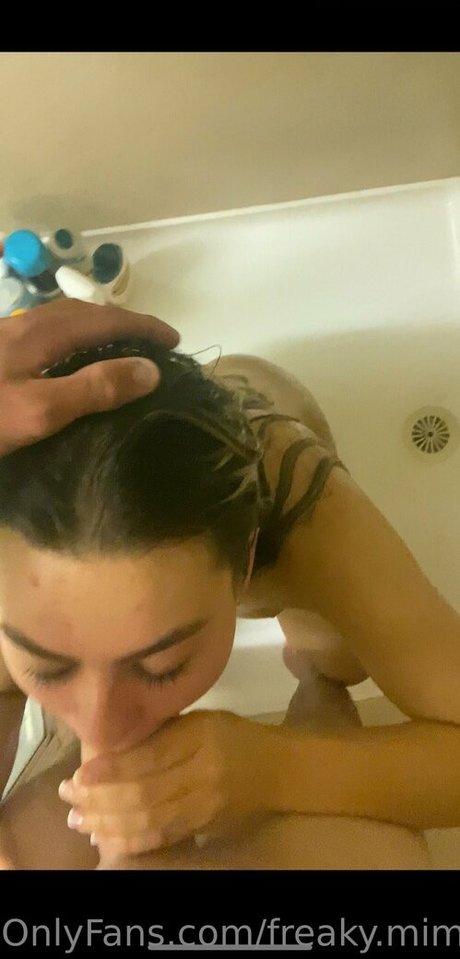 Naakte gelekte OnlyFans-foto van Freakymimi