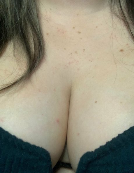 Naken läckt OnlyFans-bild av Kahlanator