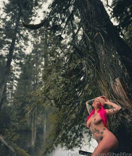 Foto di nudo di fuga di OnlyFans di Lilhellfire