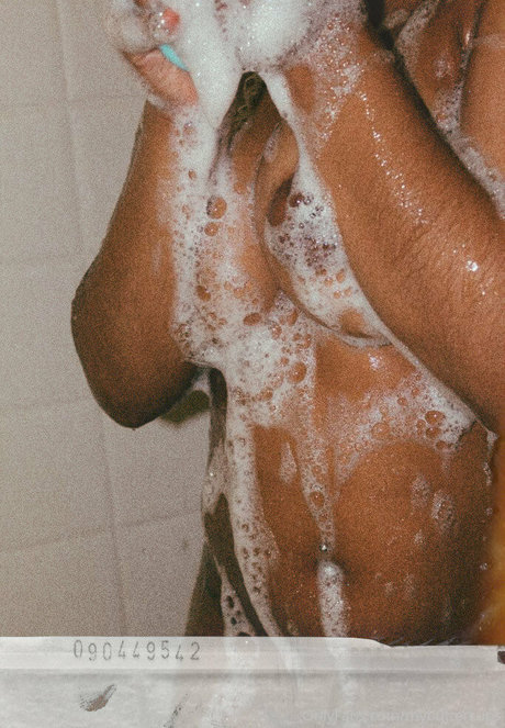 Nahá fotka uniklých OnlyFans od Yummymarley