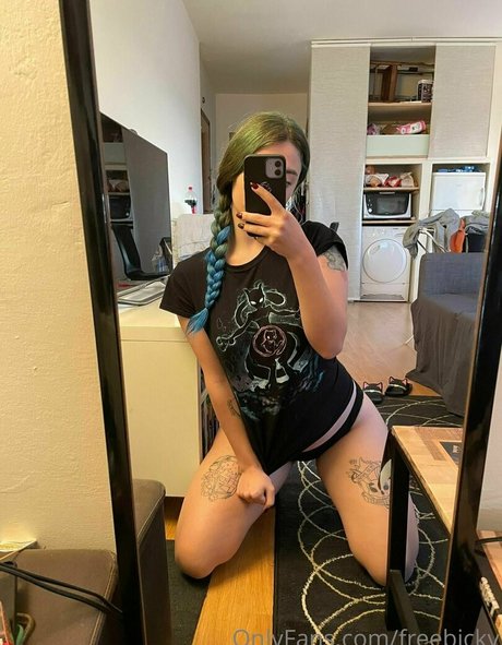 Photo nue de fuite OnlyFans de Freebicky