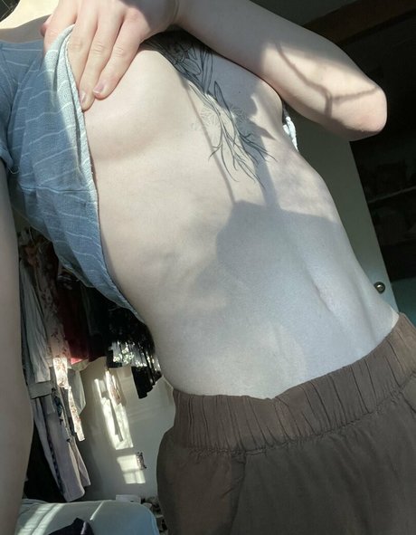 Nahá fotka uniklých OnlyFans od Frogs4girls