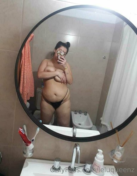 Обнаженная фотография утечки OnlyFans от Leluqueenz