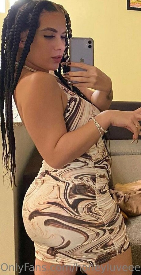 Naken lekkede OnlyFans-bilde av Honeyluveee