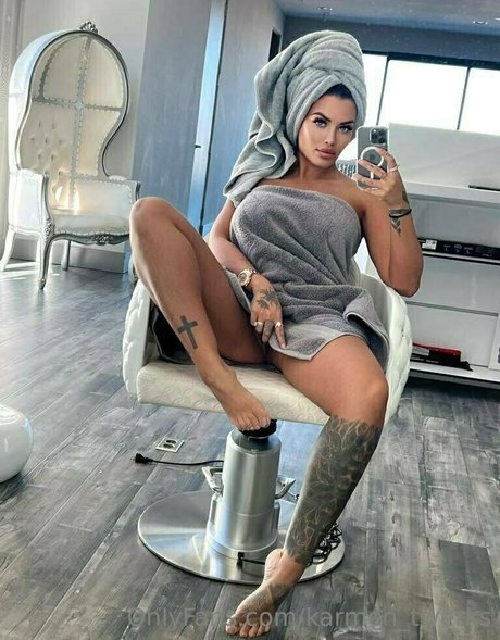 Naken lekkede OnlyFans-bilde av Karmentwerks