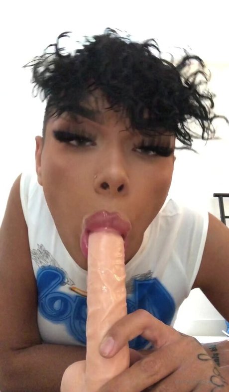 Foto di nudo di fuga di OnlyFans di Angel Jules X