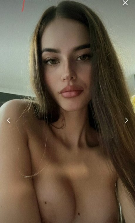 Naakte gelekte OnlyFans-foto van Laura Sierra