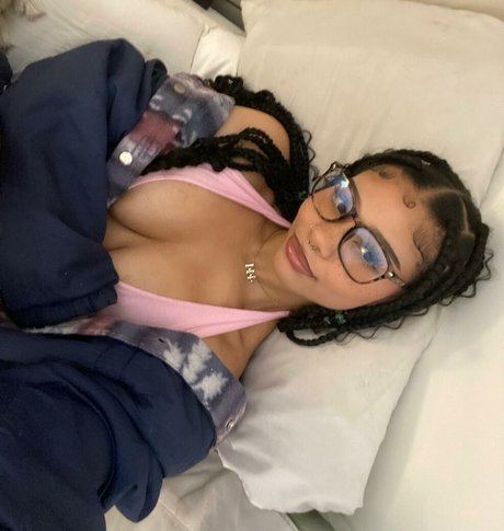 Alasti lekkinud OnlyFans-i pilt Oirpacid