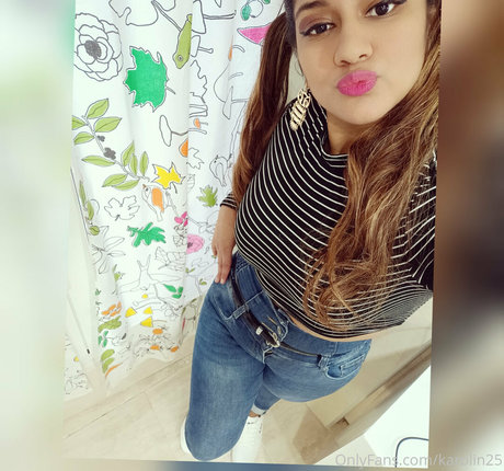 Naken lekkede OnlyFans-bilde av Karolin25