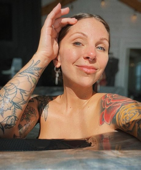 Foto di nudo di fuga di OnlyFans di Christine Cote