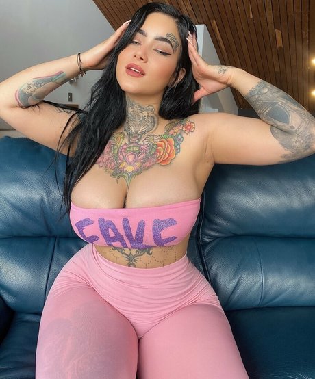 Nacktes geleaktes OnlyFans-Foto von Nyablutv