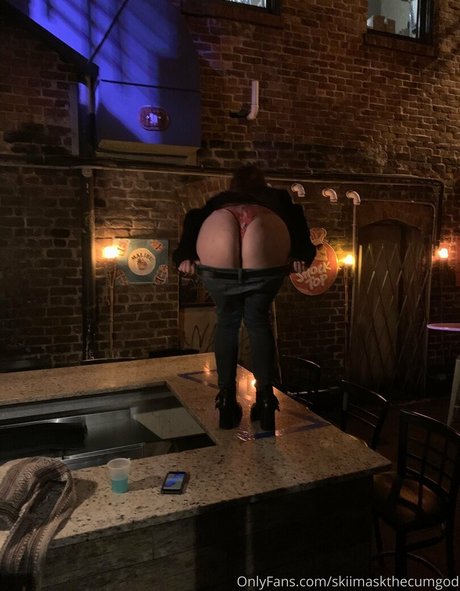 Nahá fotka uniklých OnlyFans od Skiimaskthecumgod