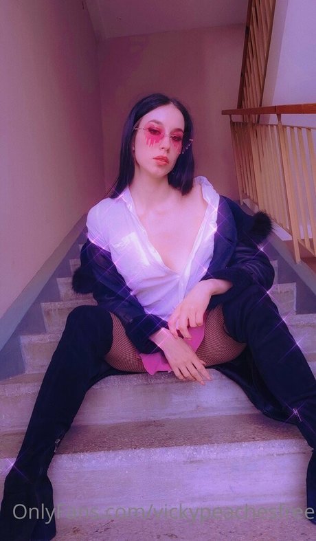 Обнаженная фотография утечки OnlyFans от Vickypeachesfree