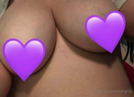 Angrily naked leaks OnlyFans pic