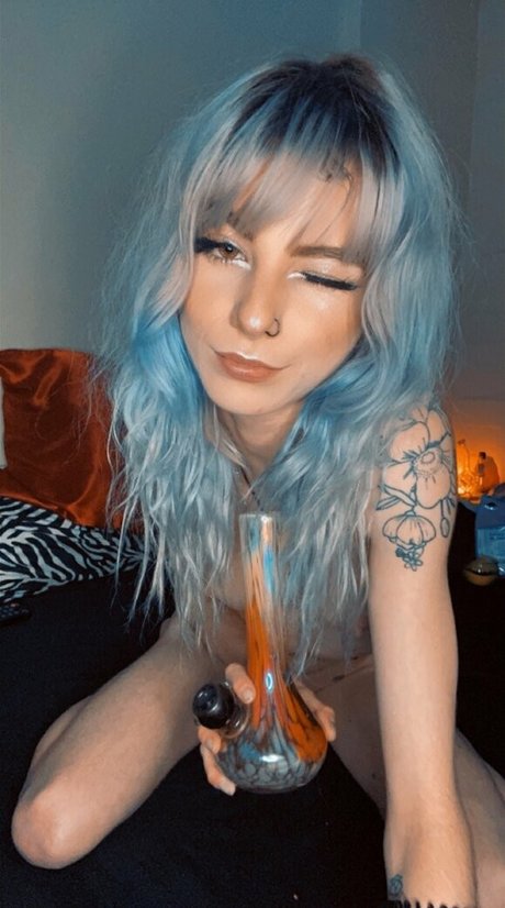 Обнаженная фотография утечки OnlyFans от Gothbitchbarbie